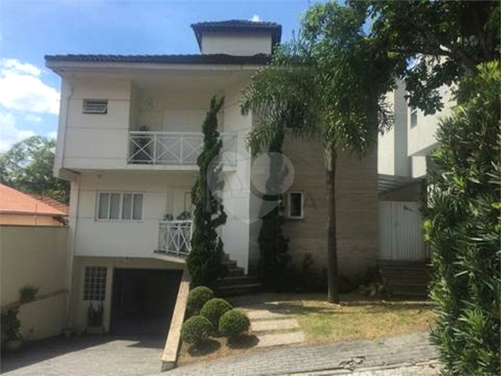 Tucuruvi Casa à venda de Alto Padrão em Condomínio Fechado tem 365 m² com piscina e espaço gourmet!!