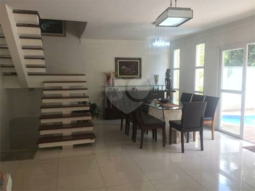Tucuruvi Casa à venda de Alto Padrão em Condomínio Fechado tem 365 m² com piscina e espaço gourmet!!