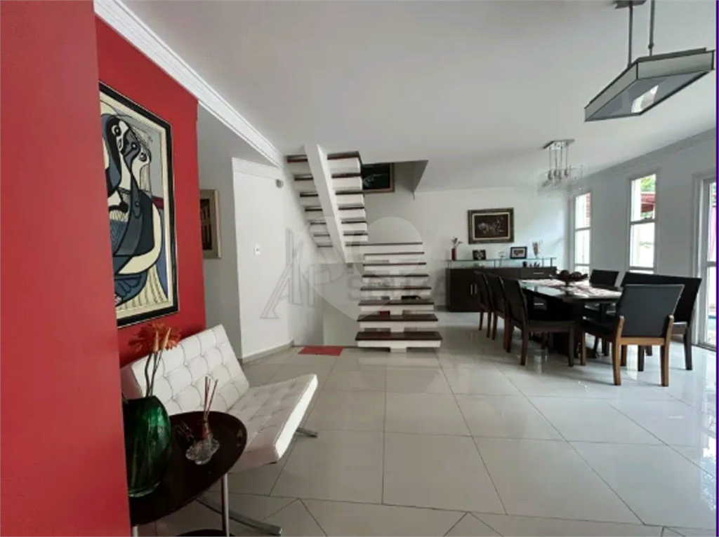 Tucuruvi Casa à venda de Alto Padrão em Condomínio Fechado tem 365 m² com piscina e espaço gourmet!!