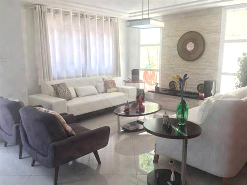 Tucuruvi Casa à venda de Alto Padrão em Condomínio Fechado tem 365 m² com piscina e espaço gourmet!!