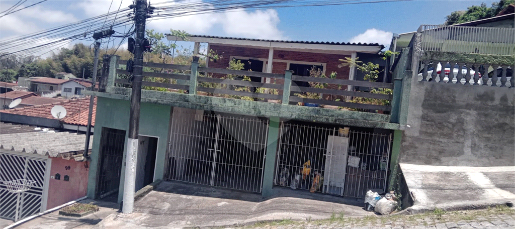 Casa Ribeirão Pires 3 dormitórios quartos - vaga - 2 salas - Quintal - 