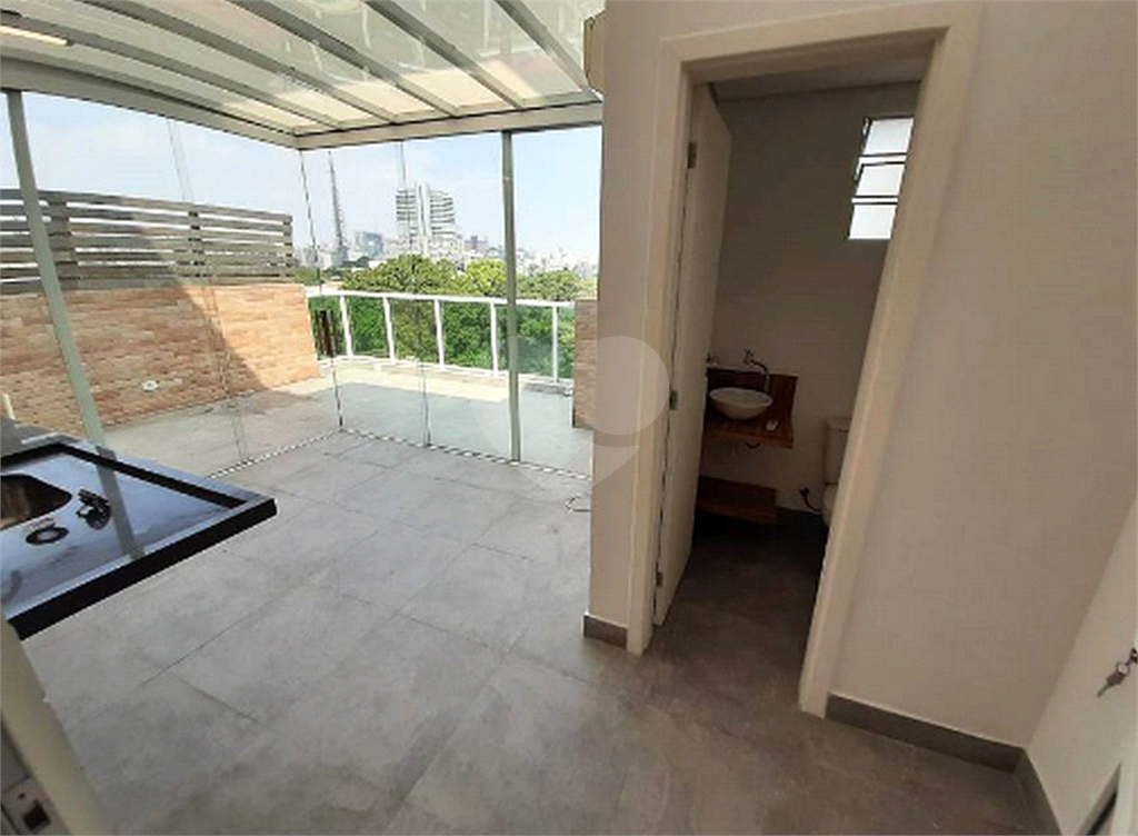 Apartamento de Cobertura em Pinheiros com 2 quartos, 2 vagas