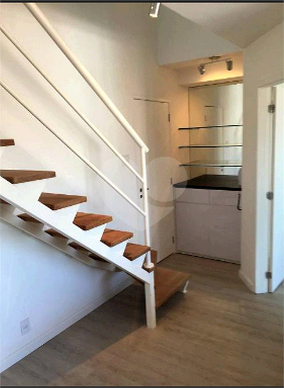 Apartamento de Cobertura em Pinheiros com 2 quartos, 2 vagas