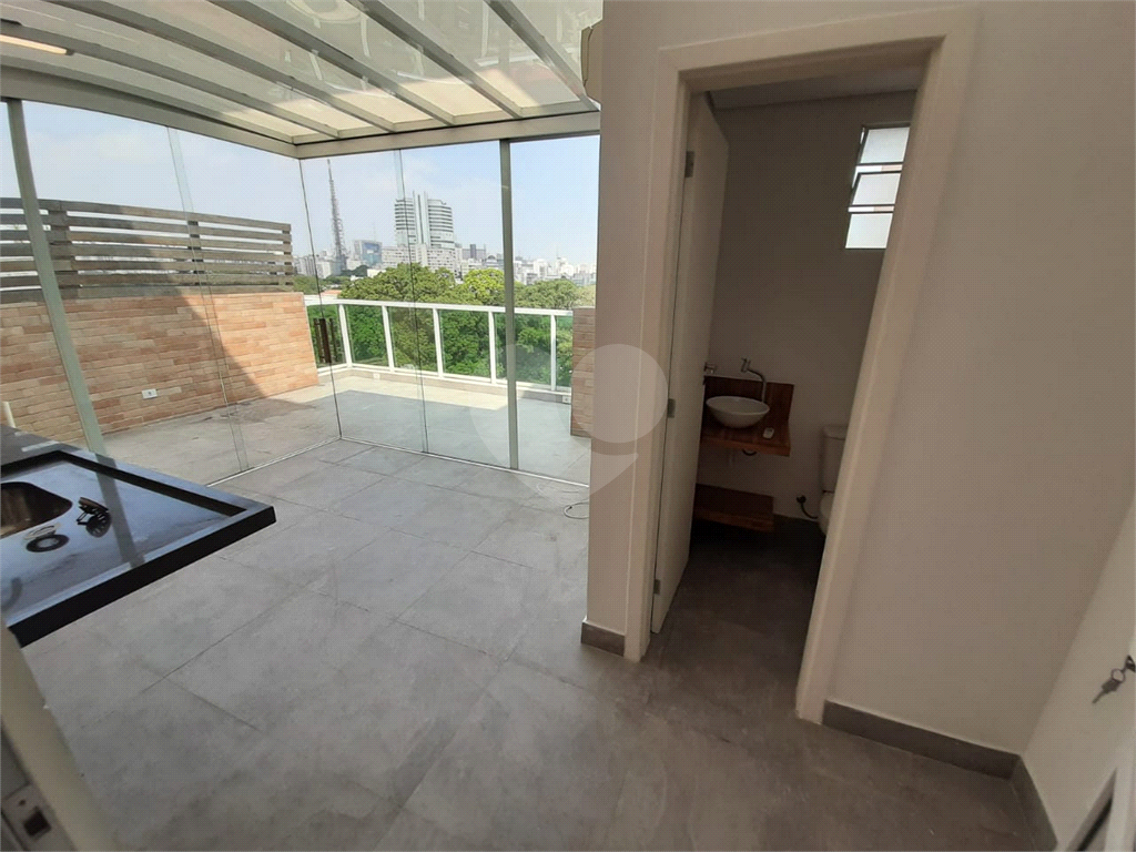 Apartamento de Cobertura em Pinheiros com 2 quartos, 2 vagas