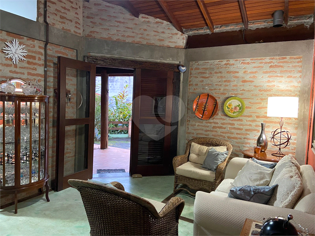 Casa de Condomínio à venda com 2 quartos, 214m² - Foto 4