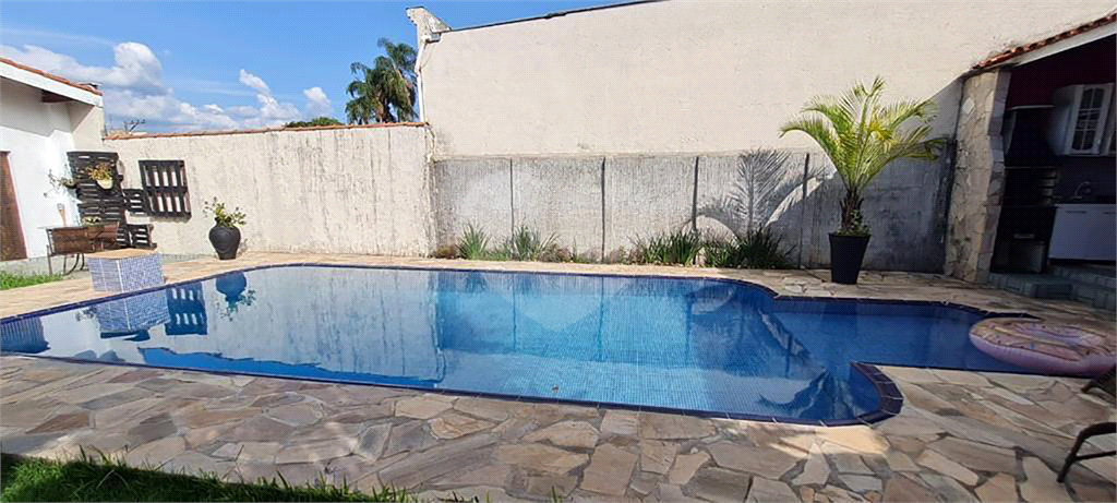 Casa à venda e aluguel com 3 quartos, 350m² - Foto 2