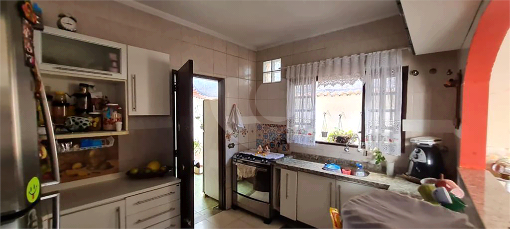 Casa à venda e aluguel com 3 quartos, 350m² - Foto 9