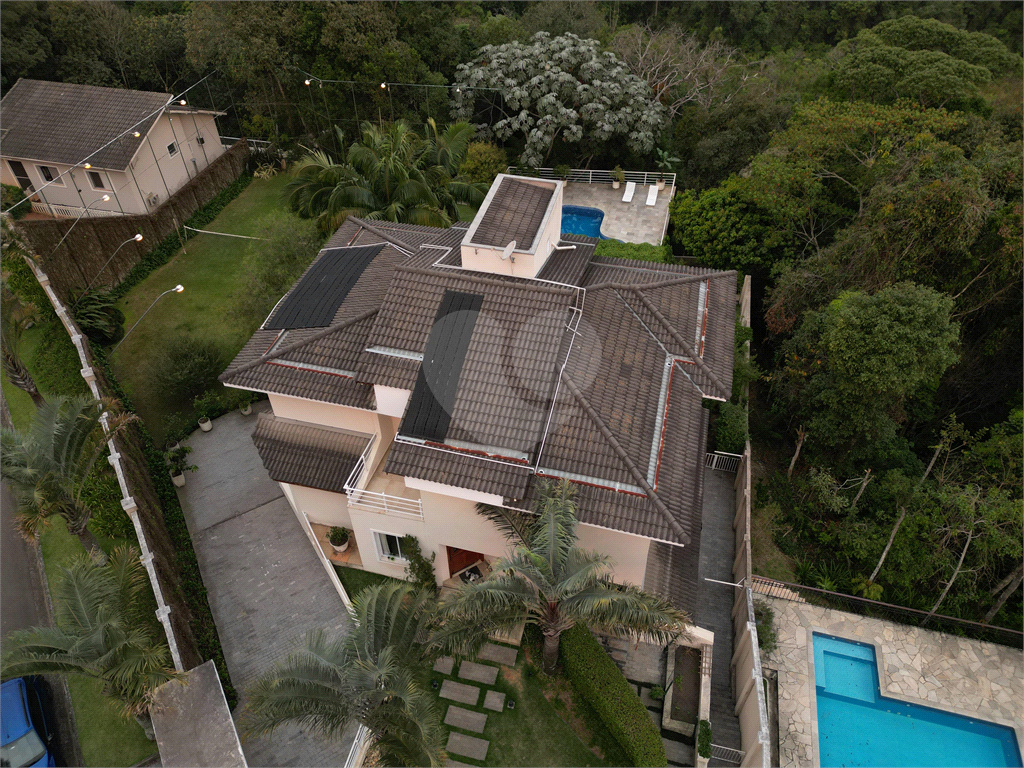 Casa de condomínio à venda na Serra Da Cantareira de 480 m²  com 4 suítes e 3 vagas
