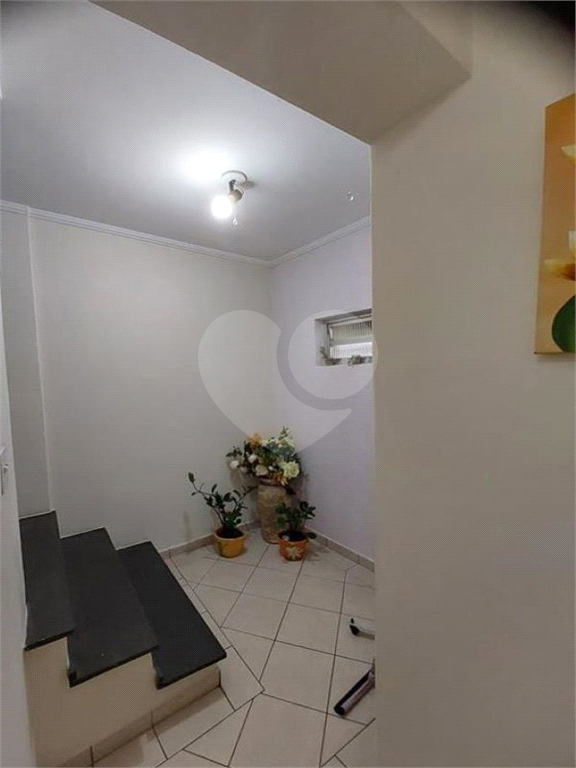 Sobrado para uso comercial/residencial, com 3 pavimentos.
700 metros do metrô Tucuruvi