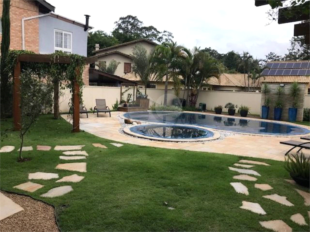 Casa de Condôminio Maravilhosa em Aldeia da Serra