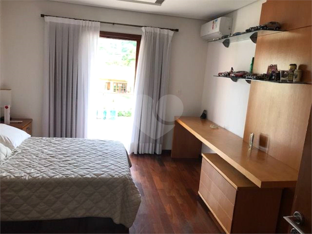 Casa de Condôminio Maravilhosa em Aldeia da Serra