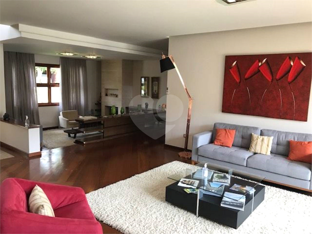 Casa de Condôminio Maravilhosa em Aldeia da Serra