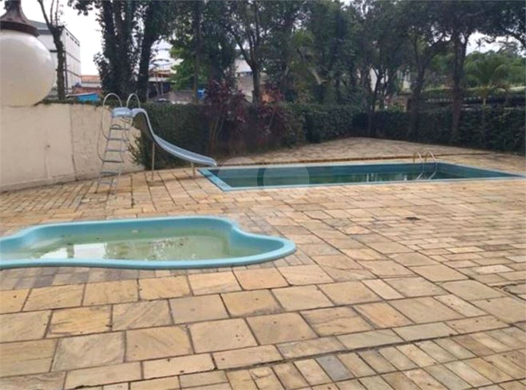 APARTAMENTO em LIMÃO