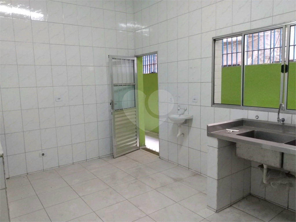 Prédio comercial com renda
