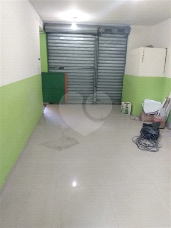 Prédio comercial com renda