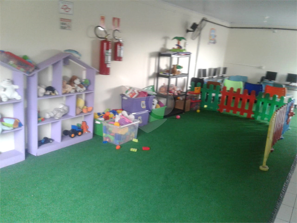 Prédio comercial com renda