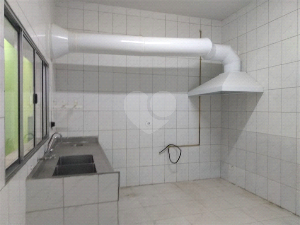 Prédio comercial com renda