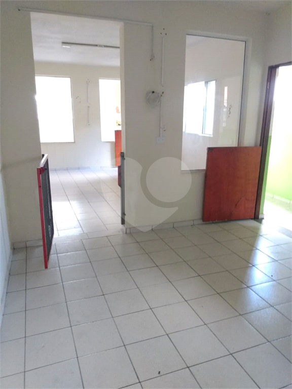 Prédio comercial com renda
