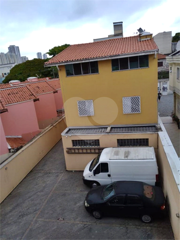 10 minutos a pé para o Metrô