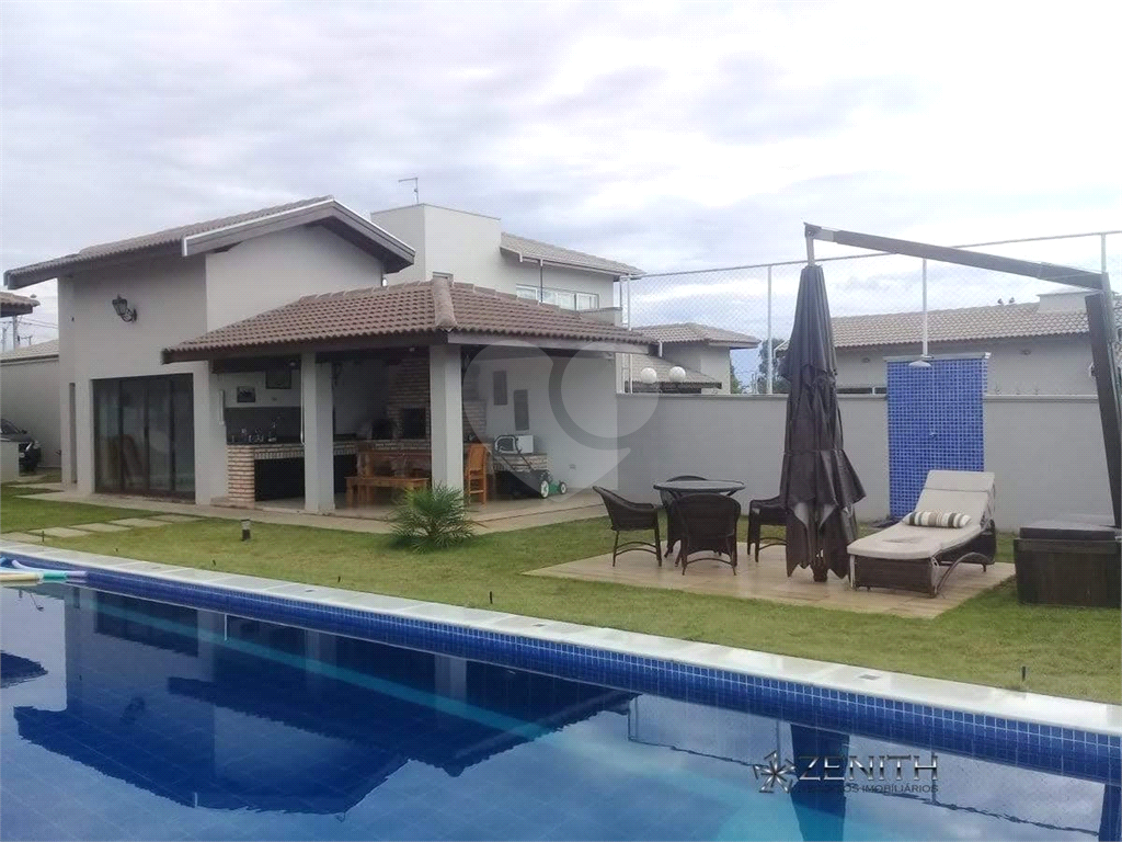 Casa Tatuí ,Condomínio Fechado. 1000m2, 342 m2 área construída. Excelente localização
