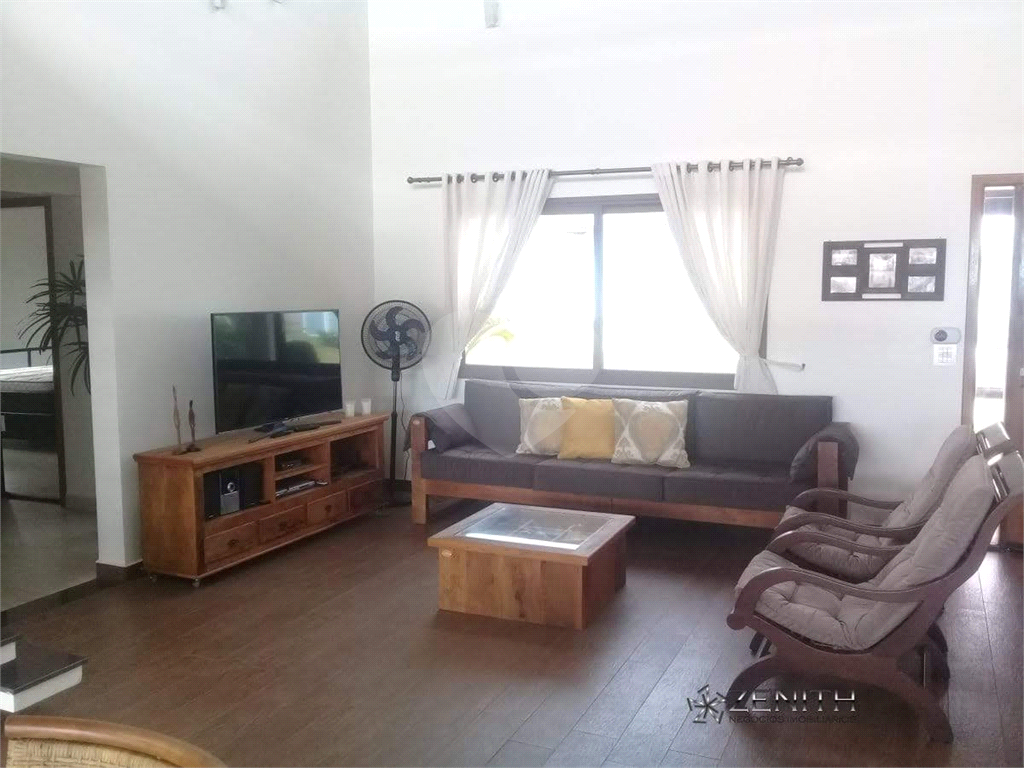 Casa Tatuí ,Condomínio Fechado. 1000m2, 342 m2 área construída. Excelente localização
