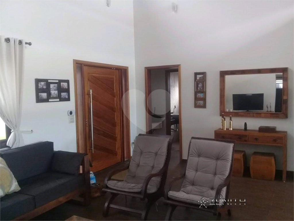 Casa Tatuí ,Condomínio Fechado. 1000m2, 342 m2 área construída. Excelente localização

