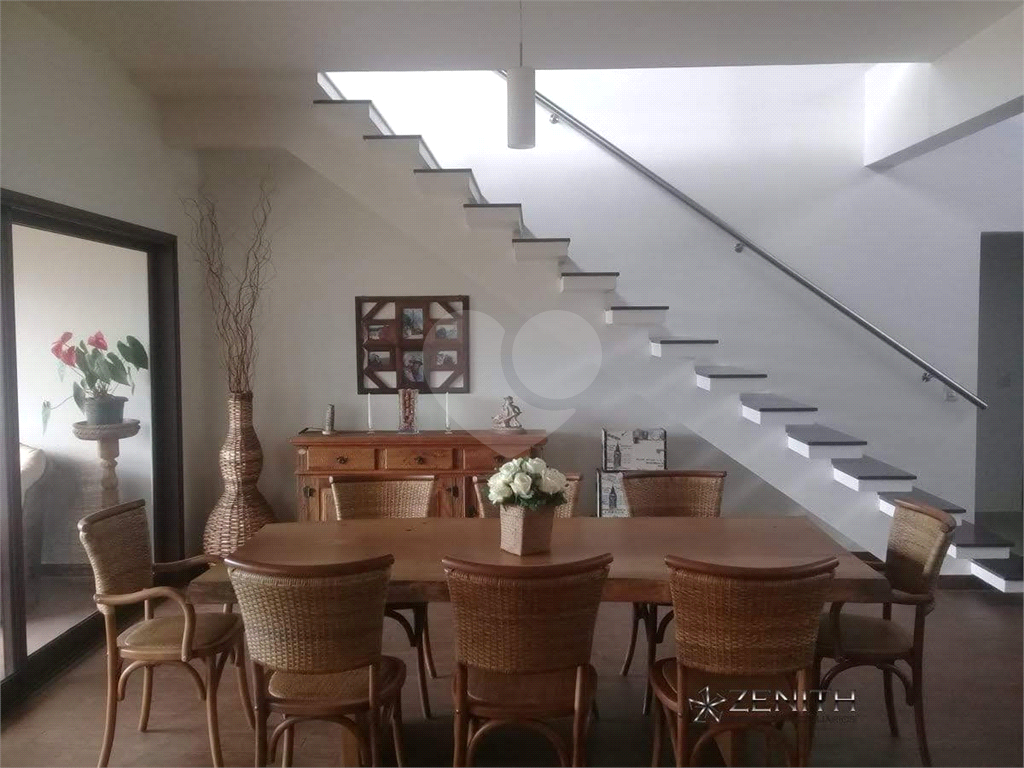Casa Tatuí ,Condomínio Fechado. 1000m2, 342 m2 área construída. Excelente localização
