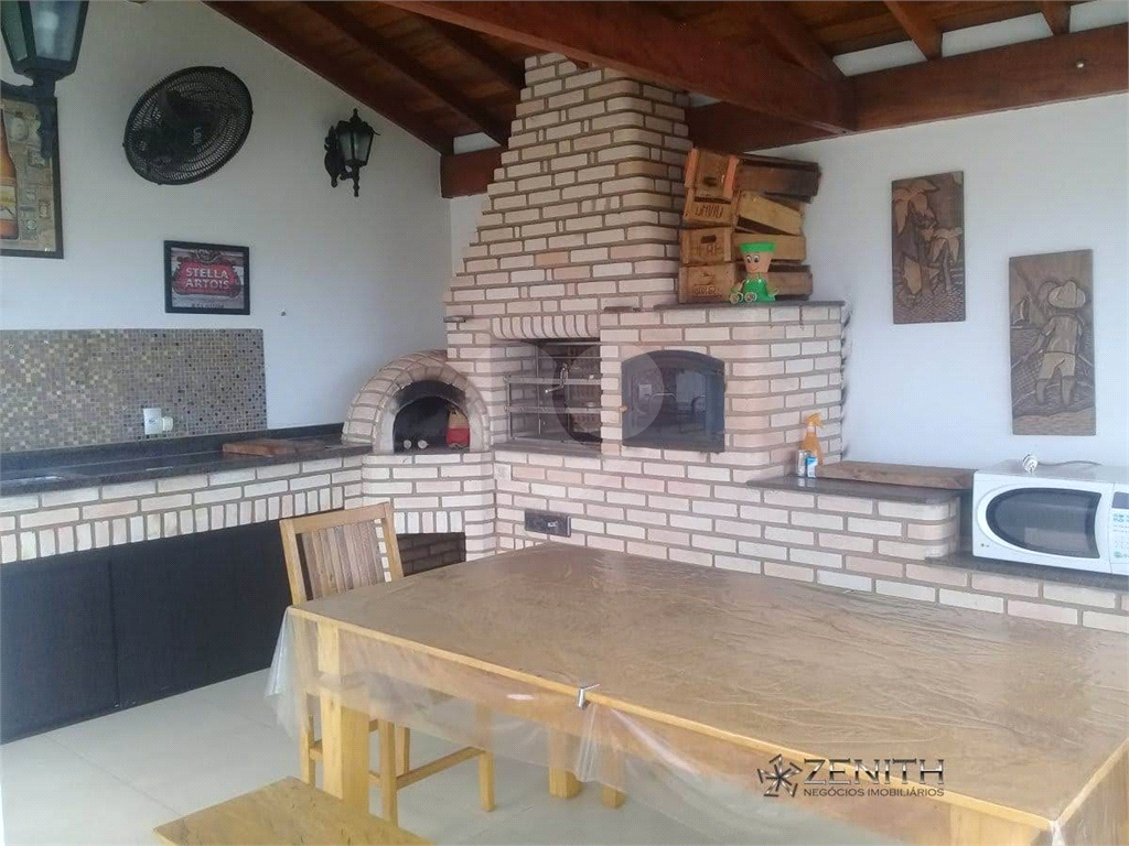 Casa Tatuí ,Condomínio Fechado. 1000m2, 342 m2 área construída. Excelente localização
