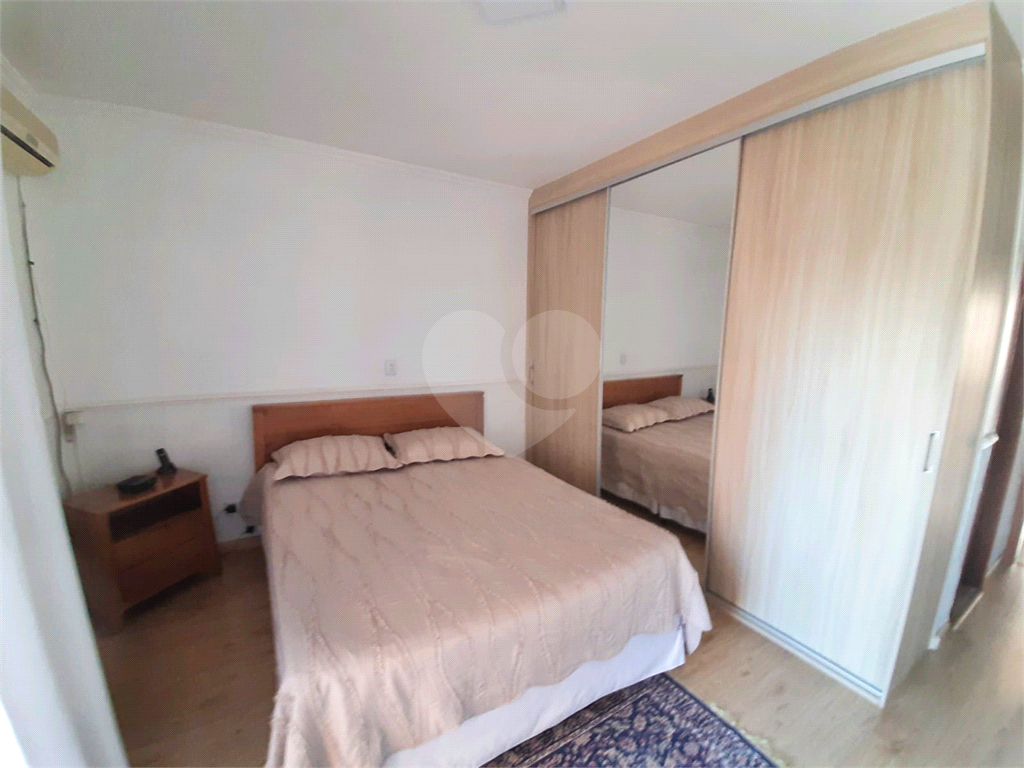 Excelente Sobrado com 2 amplas suítes