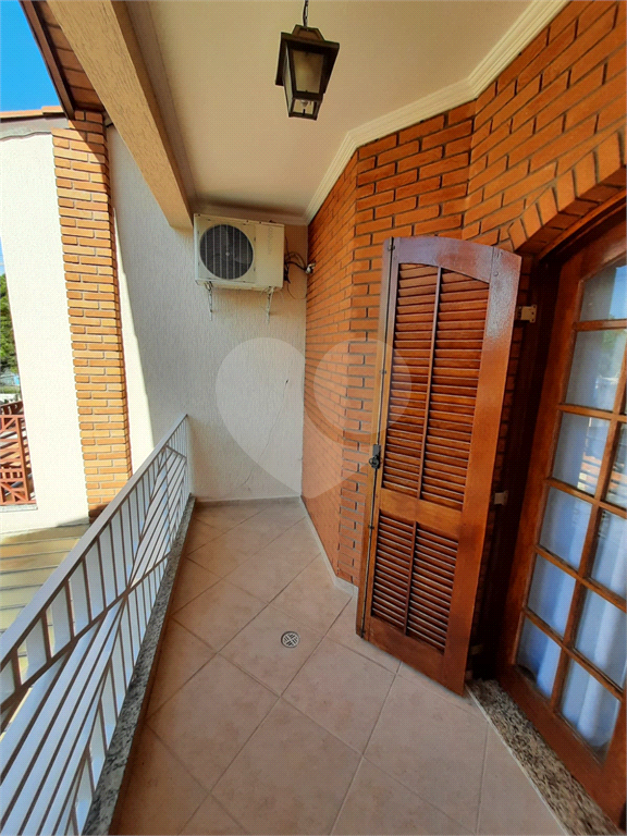 Excelente Sobrado com 2 amplas suítes