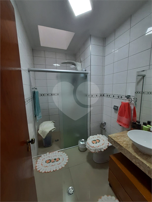 Excelente Sobrado com 2 amplas suítes