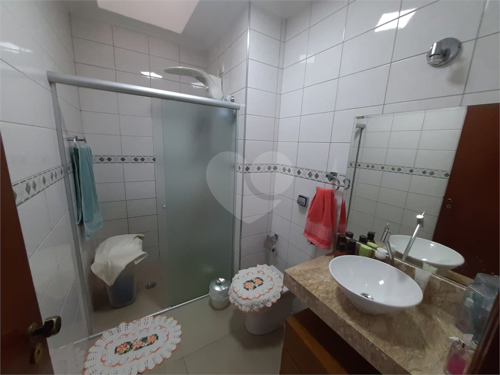 Excelente Sobrado com 2 amplas suítes