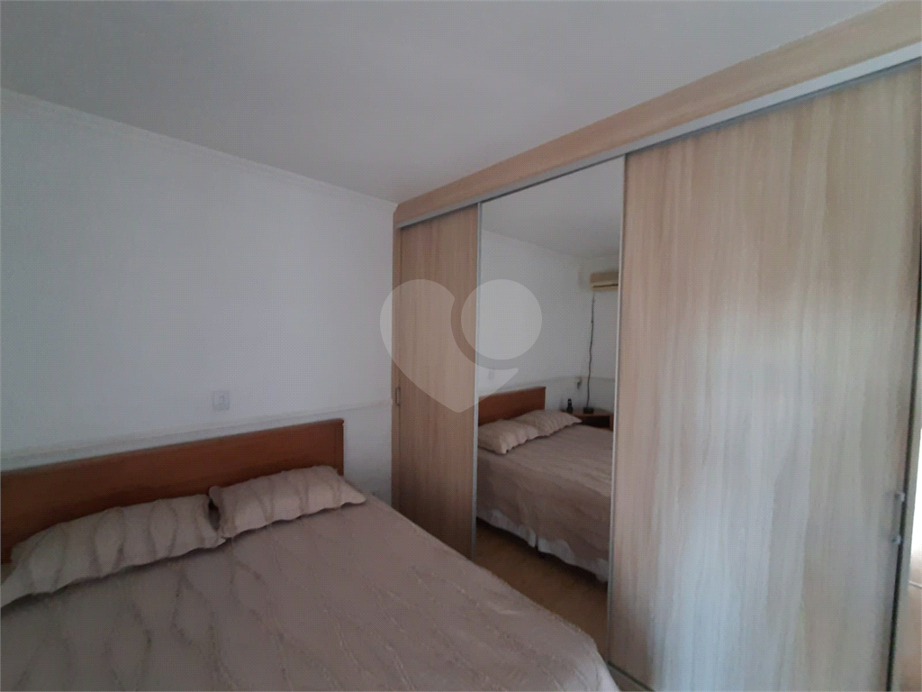 Excelente Sobrado com 2 amplas suítes