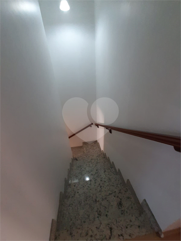 Excelente Sobrado com 2 amplas suítes
