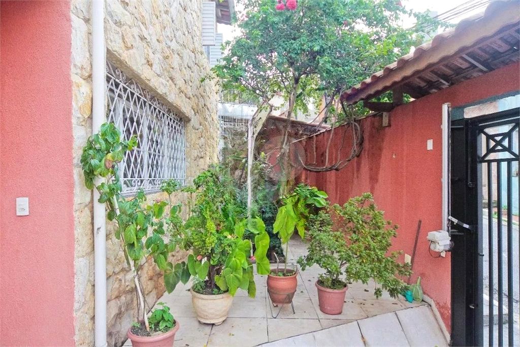 Sobrado em Santana 2 suítes e 3 vagas de garagem, quintal com Edícula  