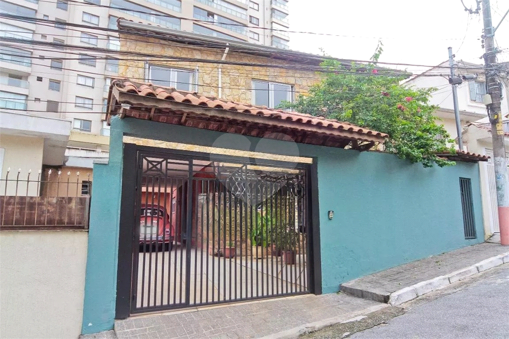 Sobrado em Santana 2 suítes e 3 vagas de garagem, quintal com Edícula  