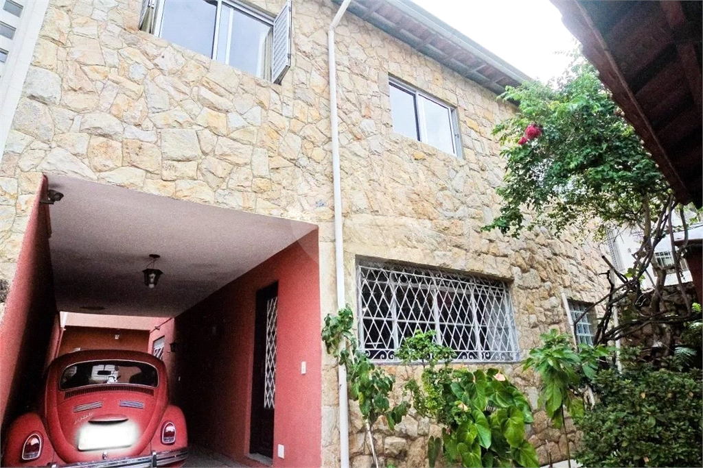 Sobrado em Santana 2 suítes e 3 vagas de garagem, quintal com Edícula  