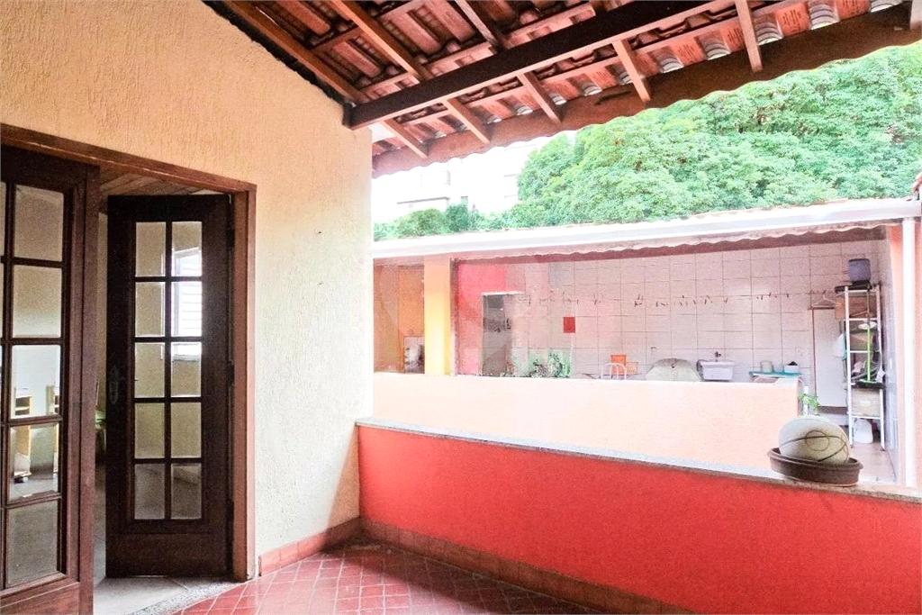 Sobrado em Santana 2 suítes e 3 vagas de garagem, quintal com Edícula  
