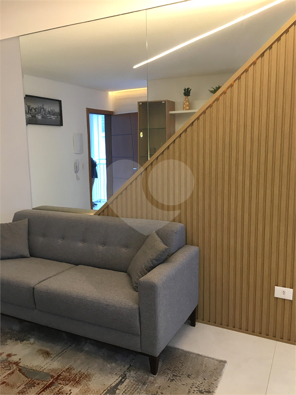Lindo prédio no Tucuruvi. Arquitetura Moderna. Garagem e elevador.