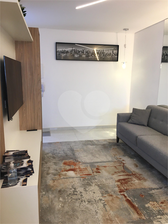 Lindo prédio no Tucuruvi. Arquitetura Moderna. Garagem e elevador.