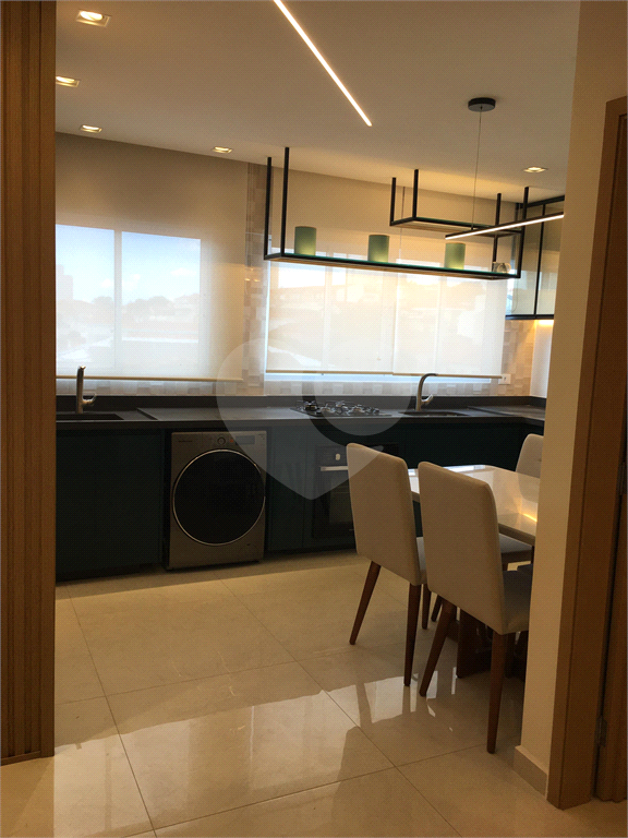 Lindo prédio no Tucuruvi. Arquitetura Moderna. Garagem e elevador.
