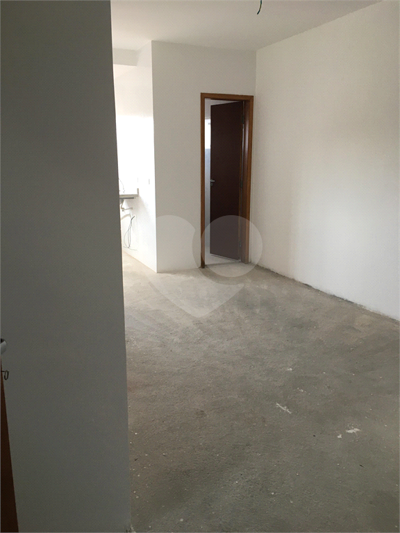 Lindo prédio no Tucuruvi. Arquitetura Moderna. Garagem e elevador.