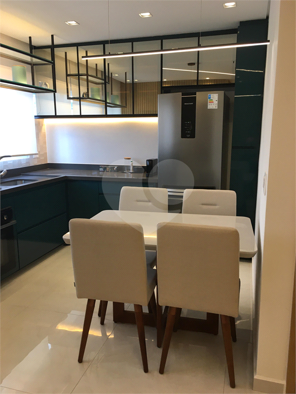 Lindo prédio no Tucuruvi. Arquitetura Moderna. Garagem e elevador.