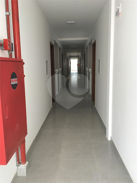 Perto do Metro. Planta permite dois quartos Garagem. Elevador