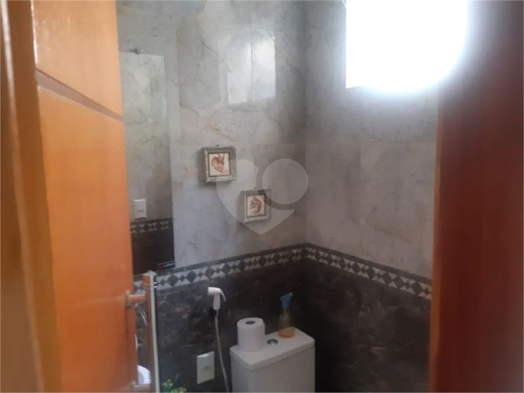 Casa à venda com 3 quartos, 250m² - Foto 29