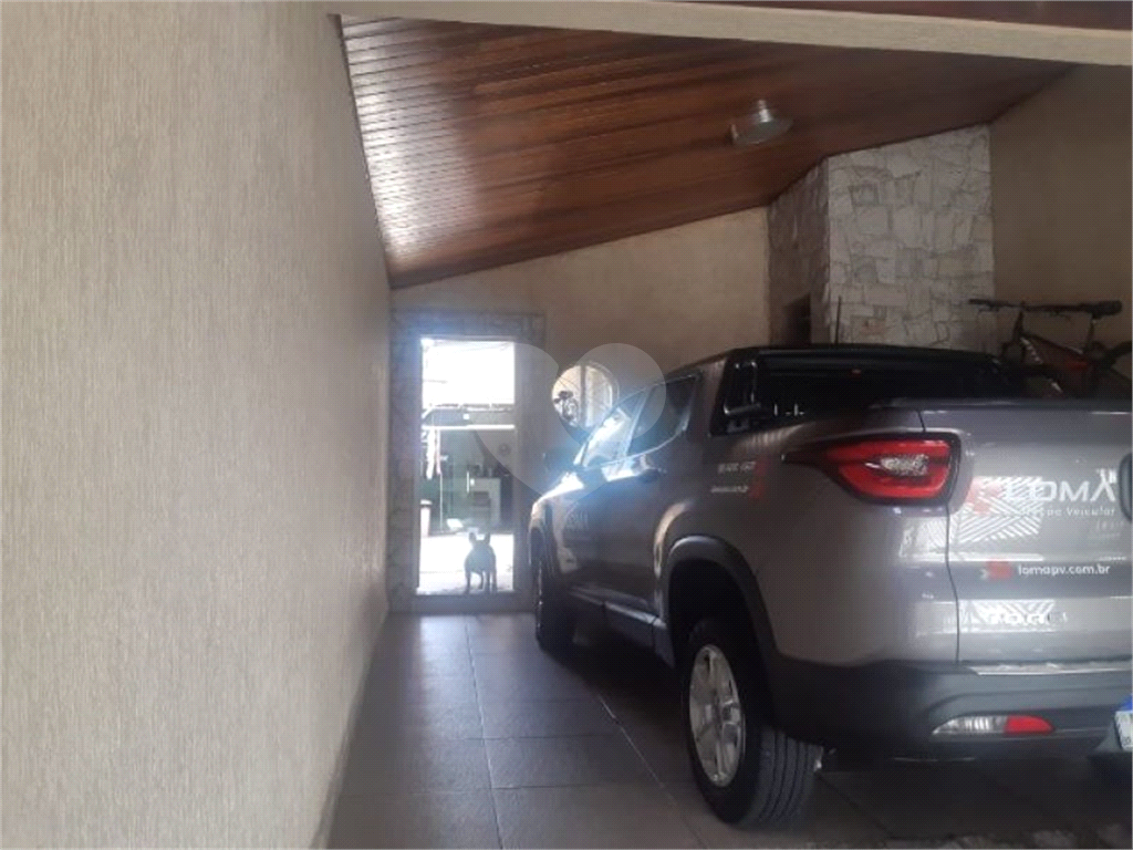 Casa à venda com 3 quartos, 250m² - Foto 3