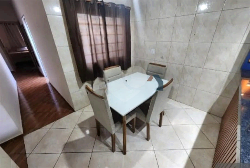 Casa à venda com 3 quartos, 105m² - Foto 4