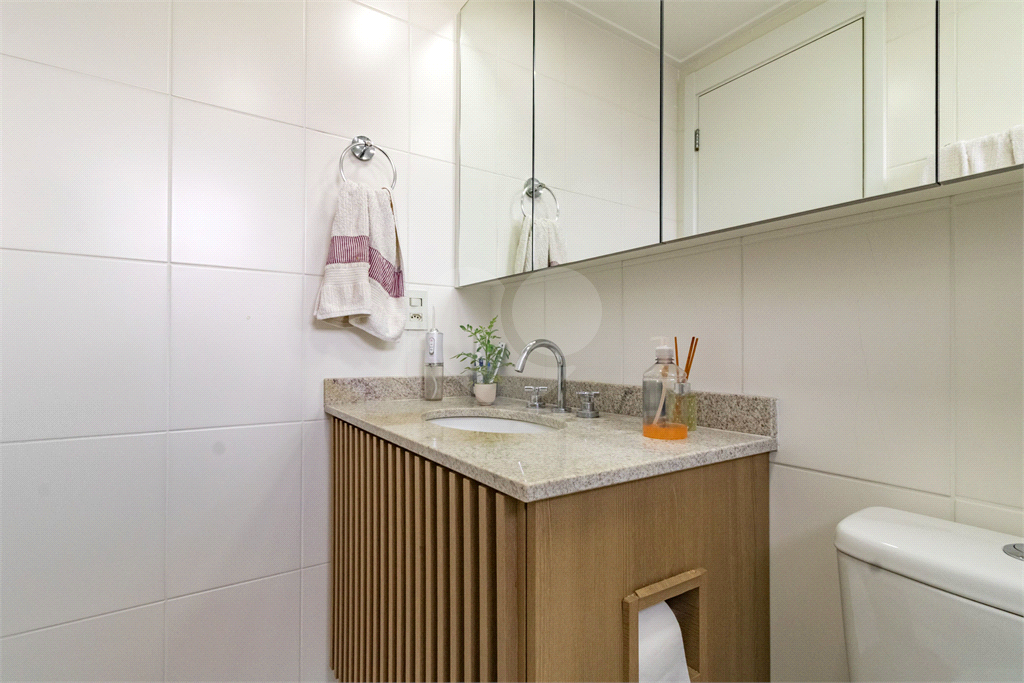 Apartamento - Perdizes - 2 Dormitórios - 67 m²