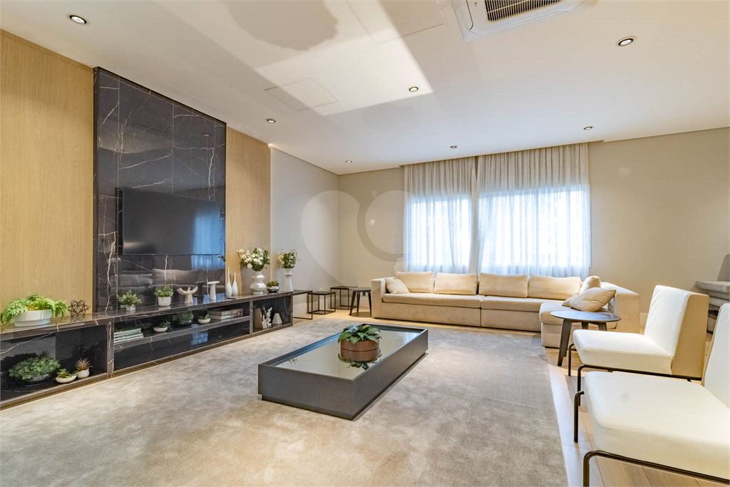 Apartamento - Perdizes - 2 Dormitórios - 67 m²