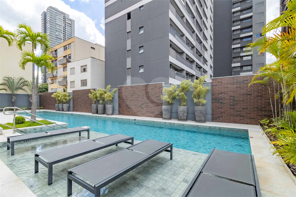 Apartamento - Perdizes - 2 Dormitórios - 67 m²